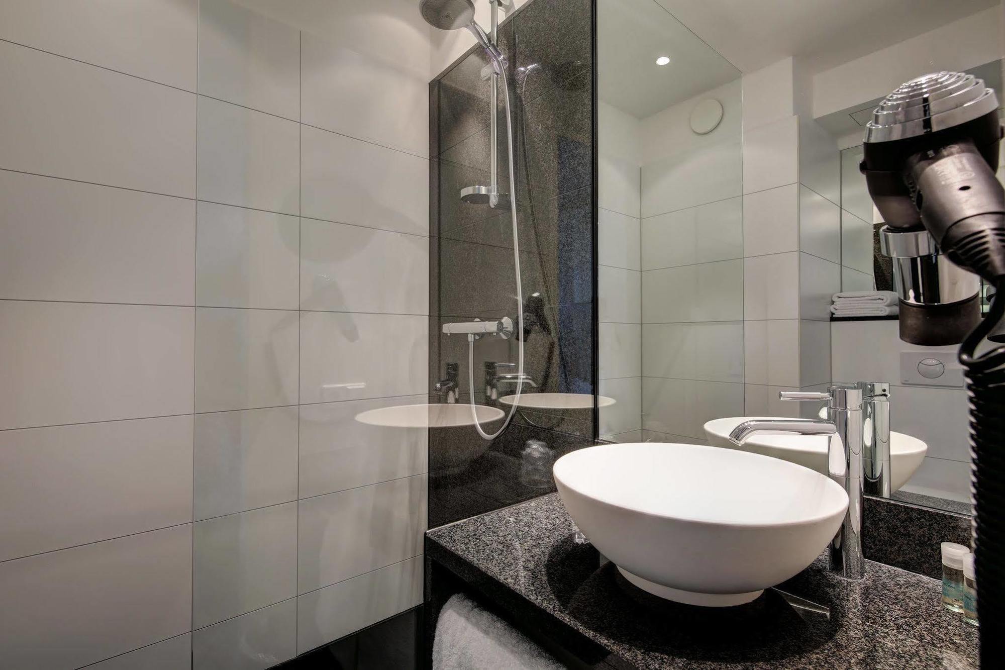 Motel One רוסטוק מראה חיצוני תמונה